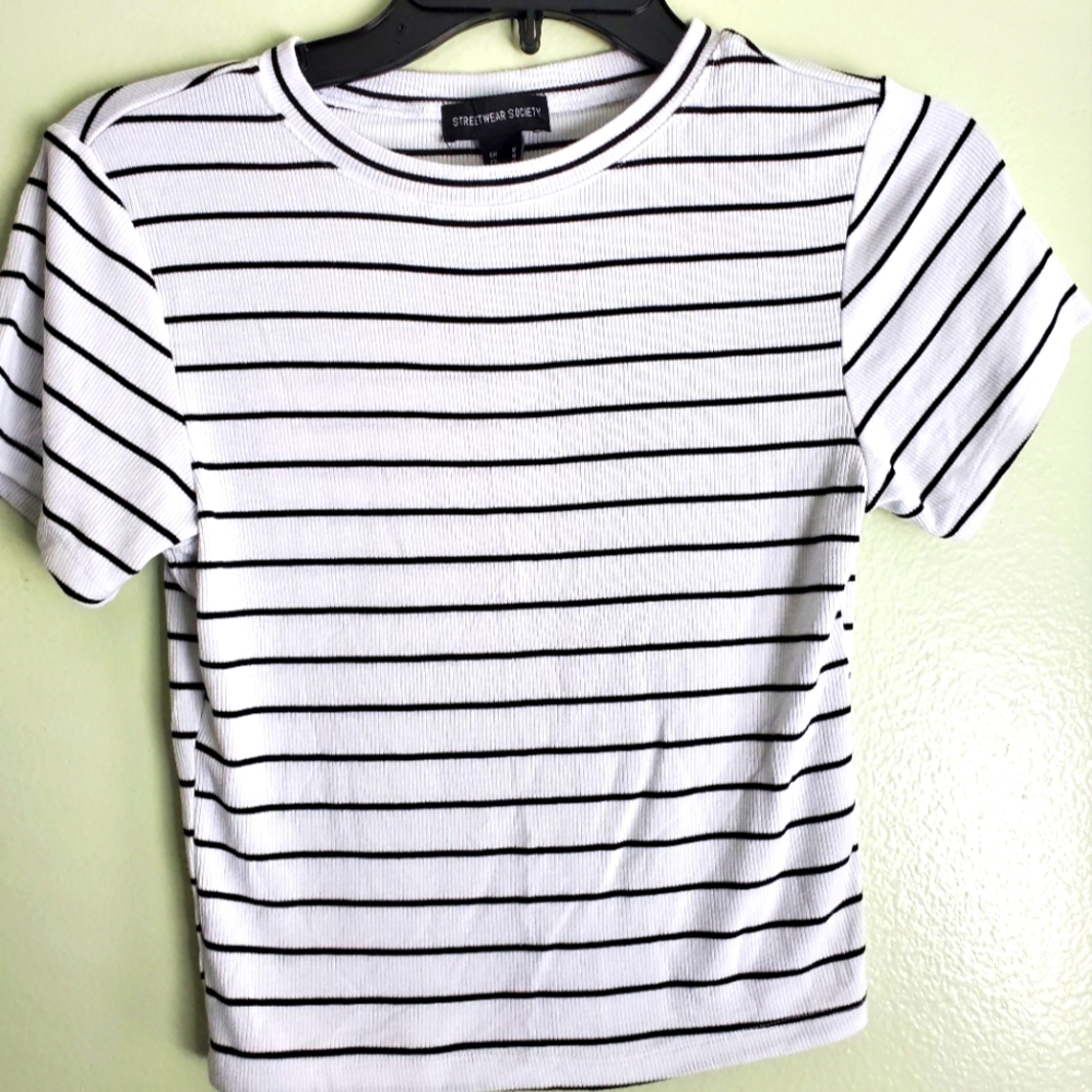 Woman's Striped Crop-Top
